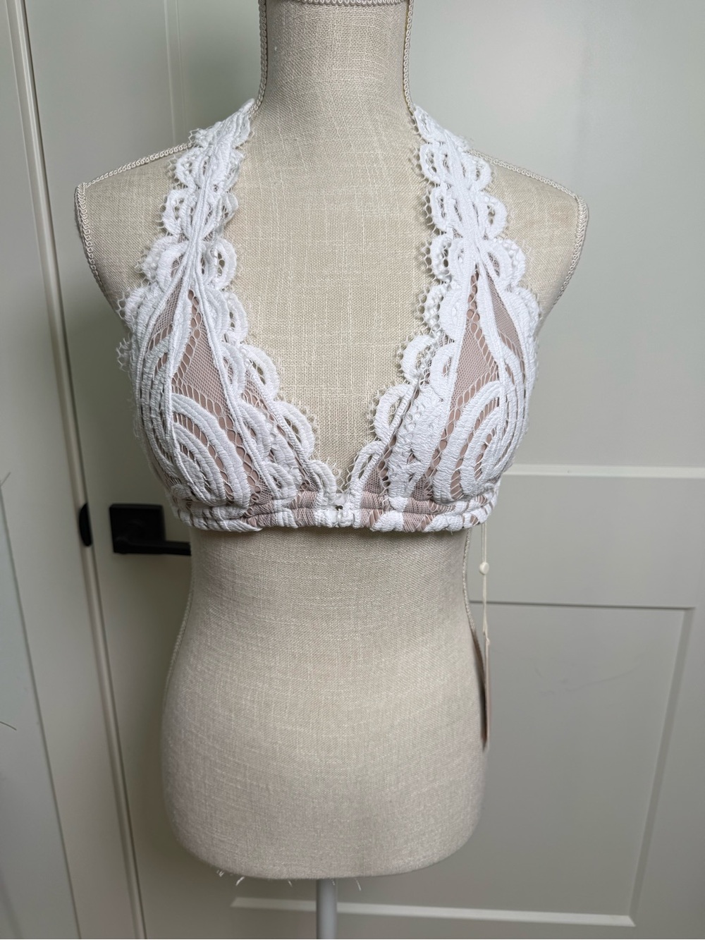 PQ Swim Water Lily Lace Halter Bikini Top White Size DD NWT